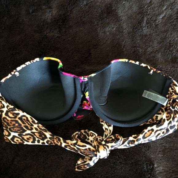 Victoria Secret Push up Swim top - Picture 3 of 4